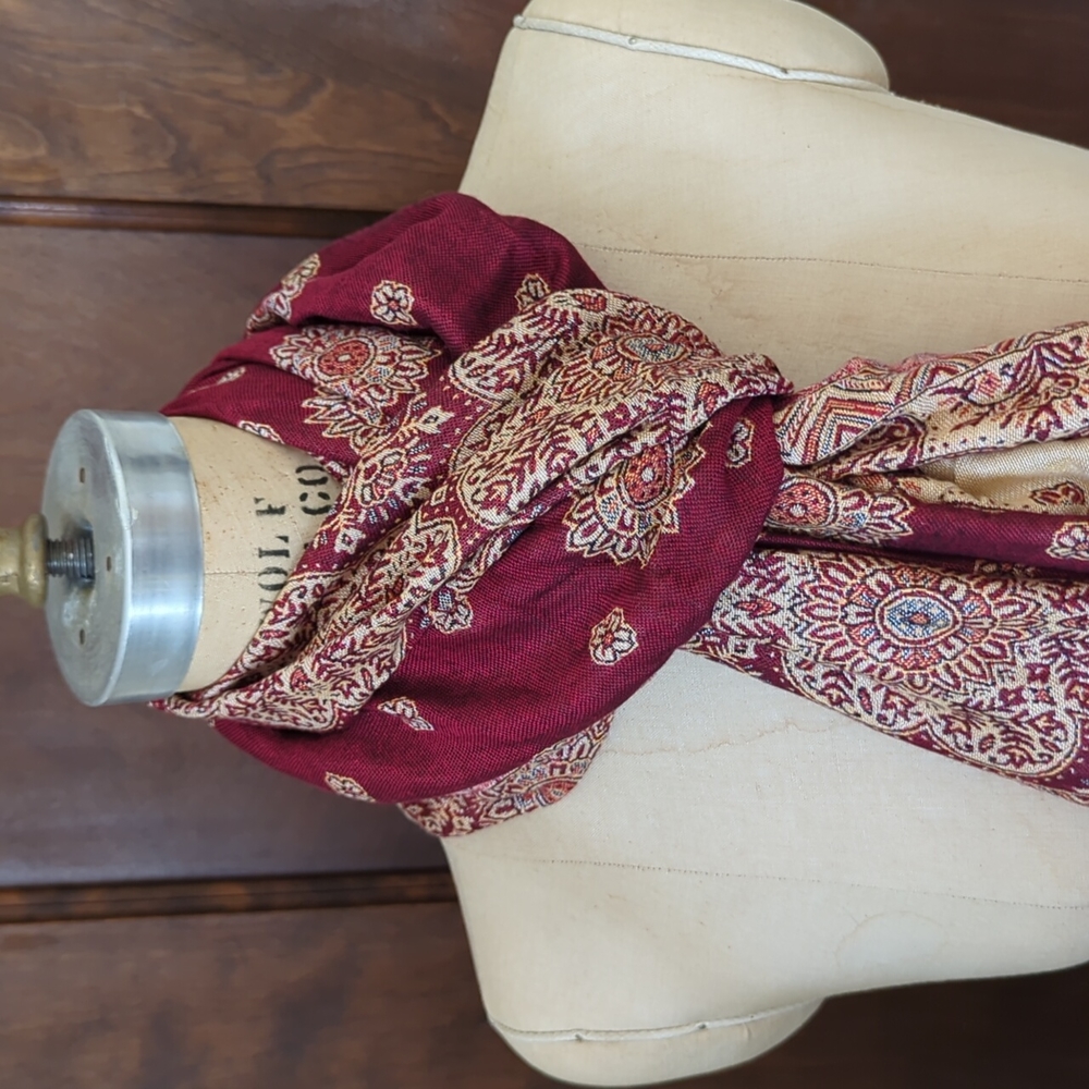NWOT | 100% Cashmere Pashmina Scarf - Red and gold